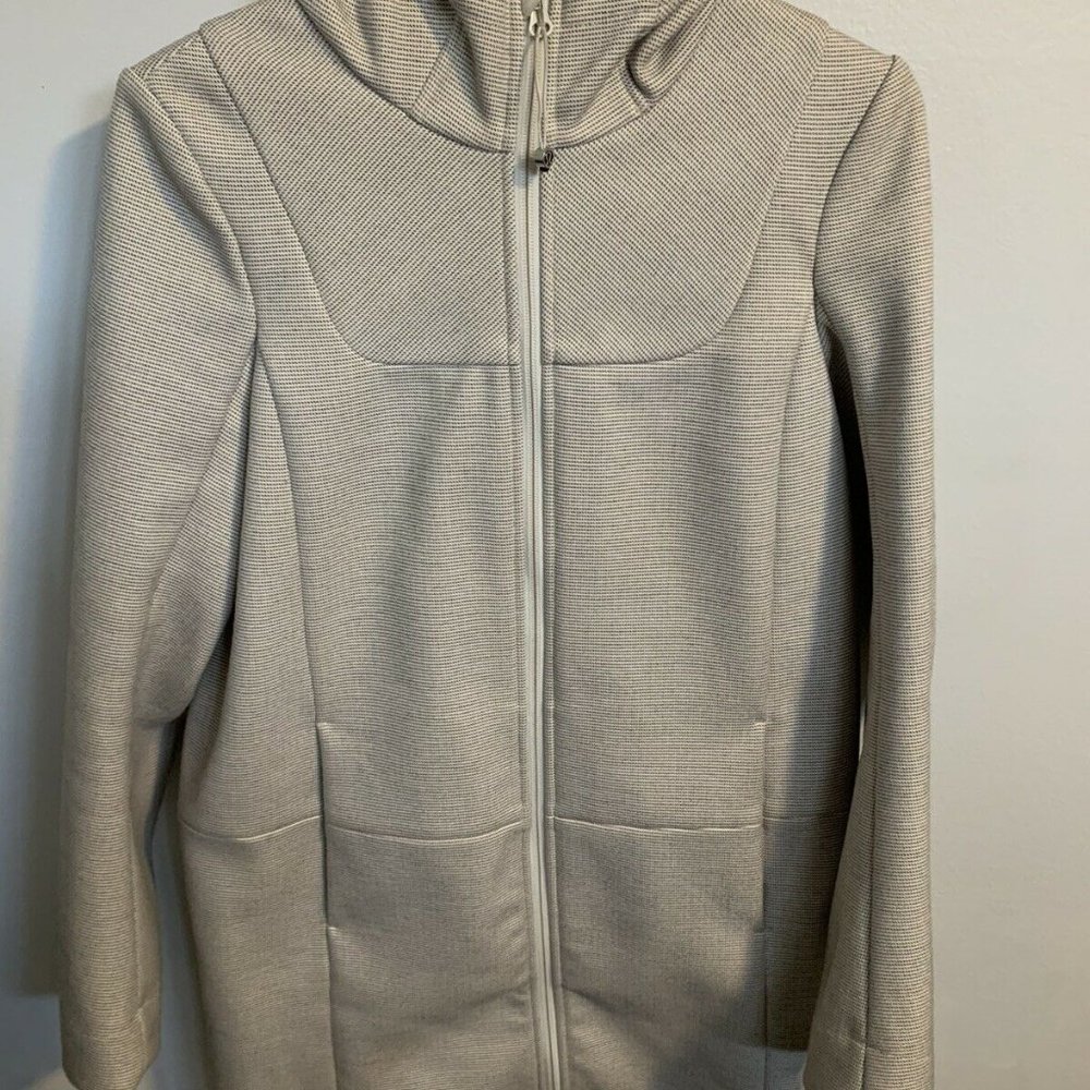 Lululemon Women's 6 beige winter coat